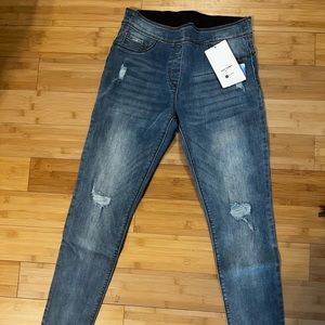 Skinny jeans distressed